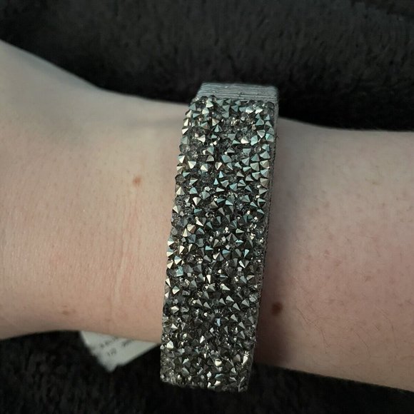BNWT Torrid Silver Metallic Bangle Bracelet - Picture 1 of 4